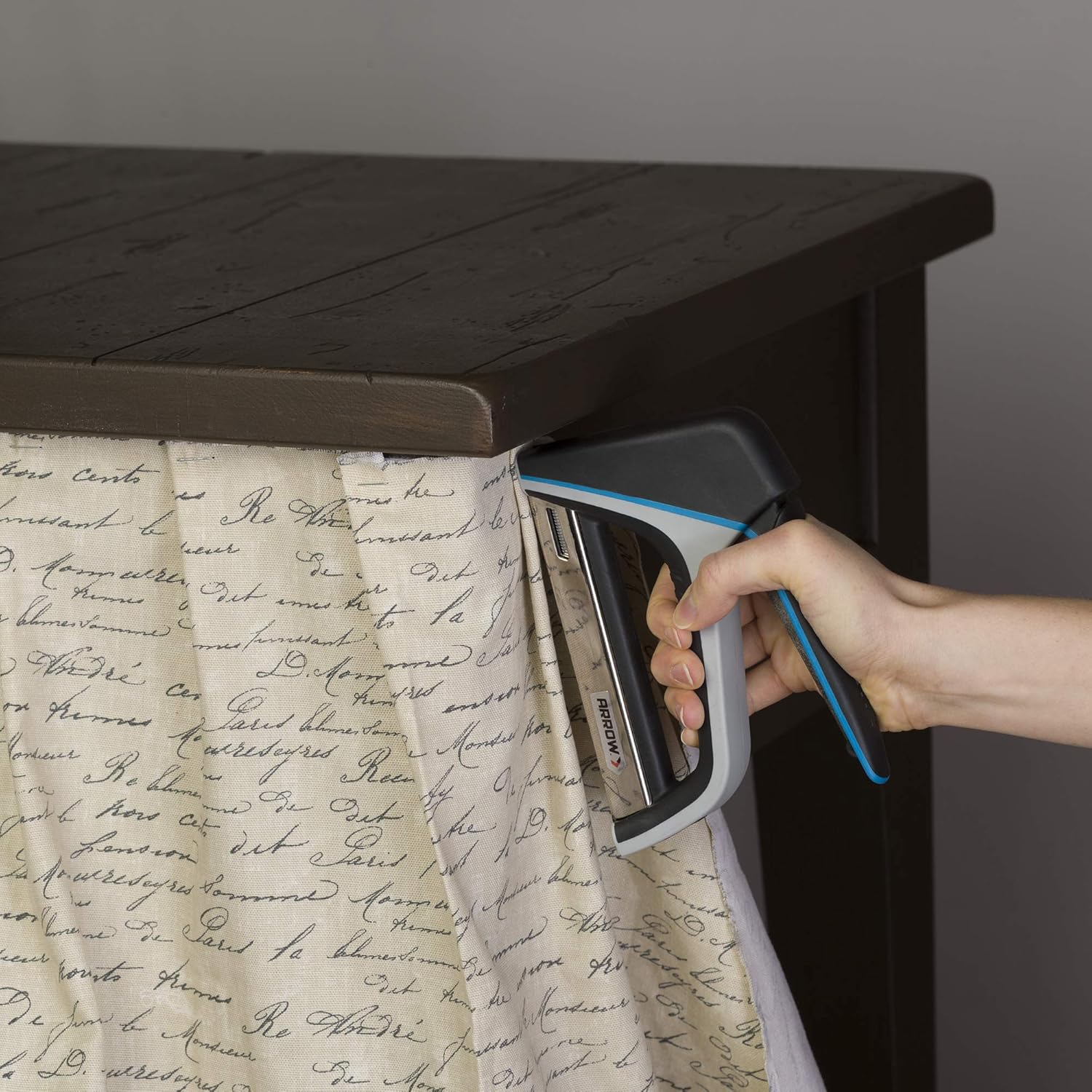 Heavy-Duty Staple Gun for Upho - مراجعة Office Furniture Images وسعره